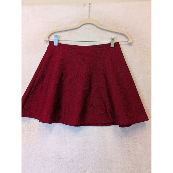 Forever 21 Dresses & Skirts - Forever 21 Women's Size S Burgundy Lace Skater Mini Skirt